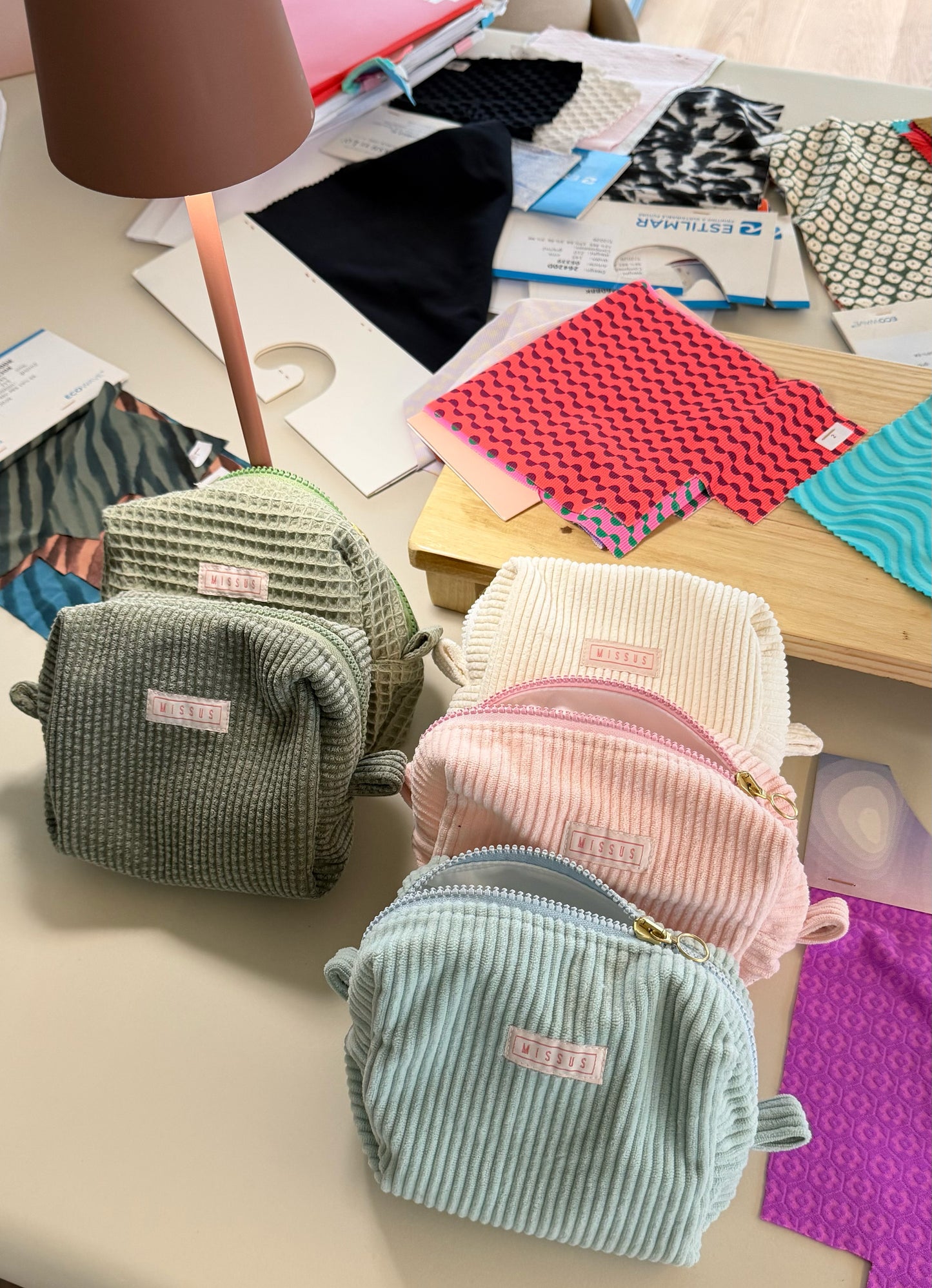 RIBBED MINI POUCH S2