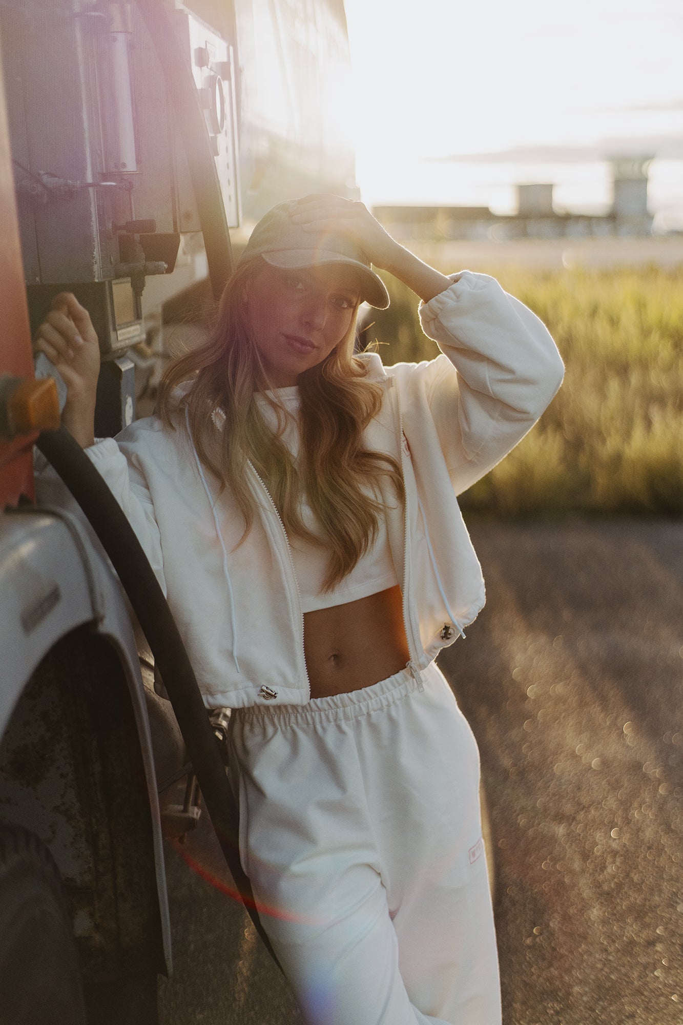 WHITE TRACKSUIT SWEATPANTS